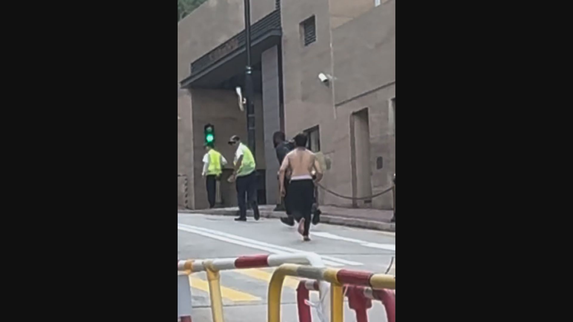 警方拘捕一名男子涉碧瑤灣揮刀斬傷兩人和貓