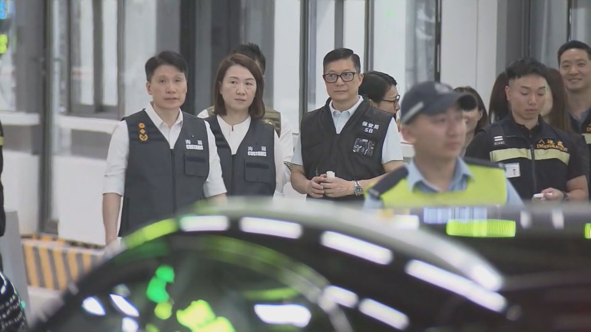 鄧炳強到新皇崗大樓視察萬人大型測試