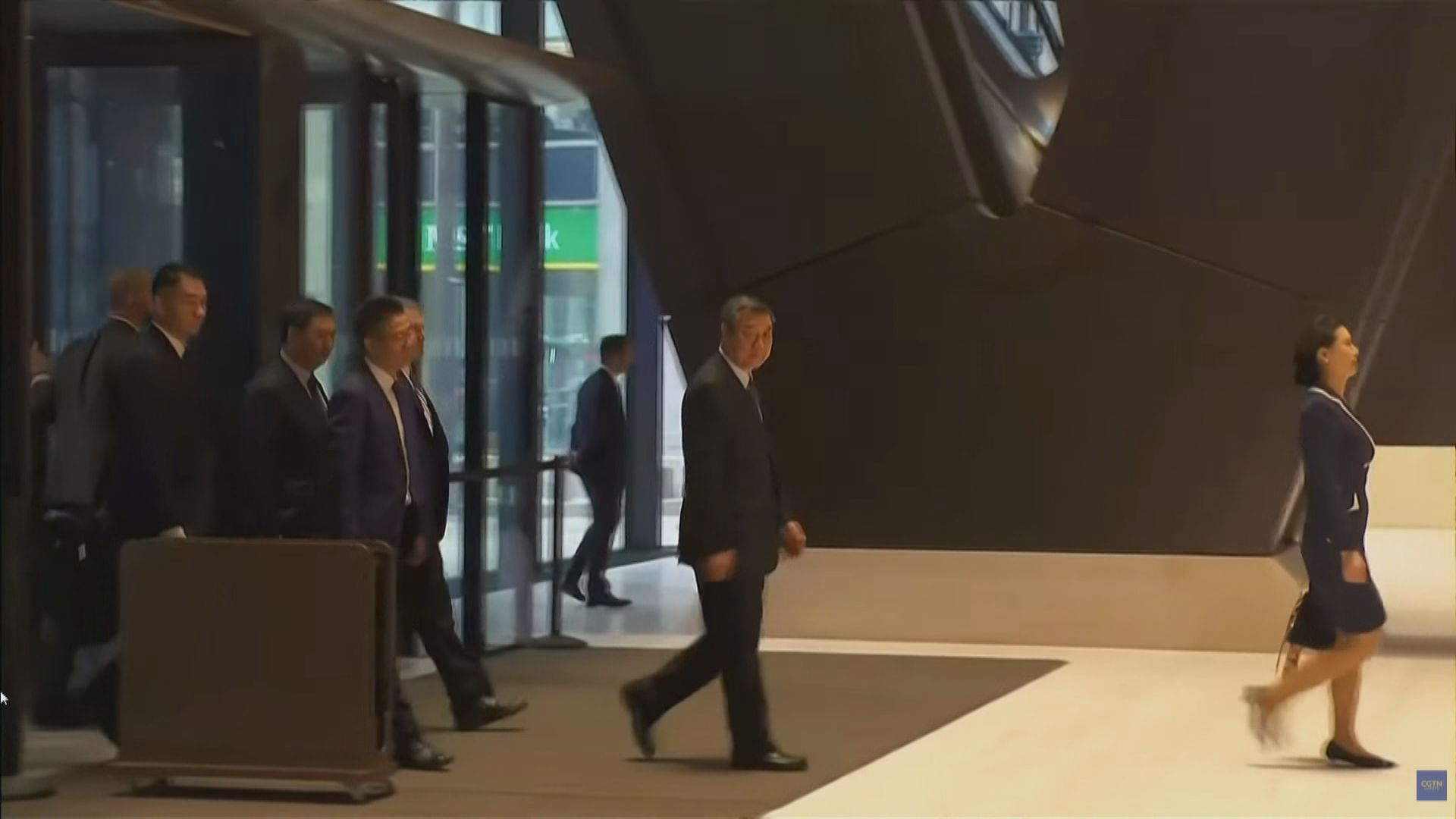 何立峰在紐約與貝森特舉行中美經貿磋商