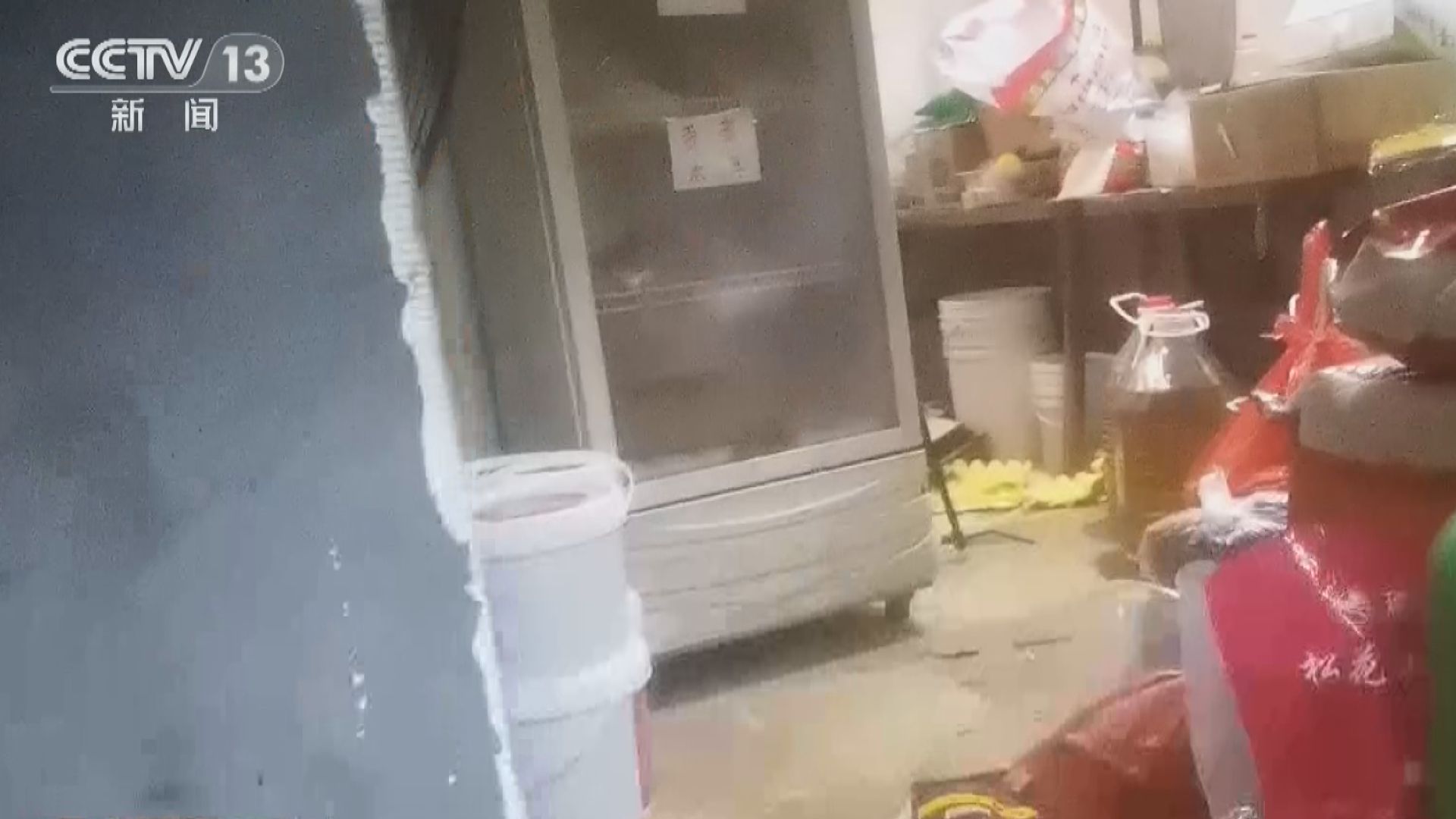 老鼠出沒｜央視揭內地餐飲新規「明廚亮灶」形同虛設　部分餐廳煮食環境惡劣