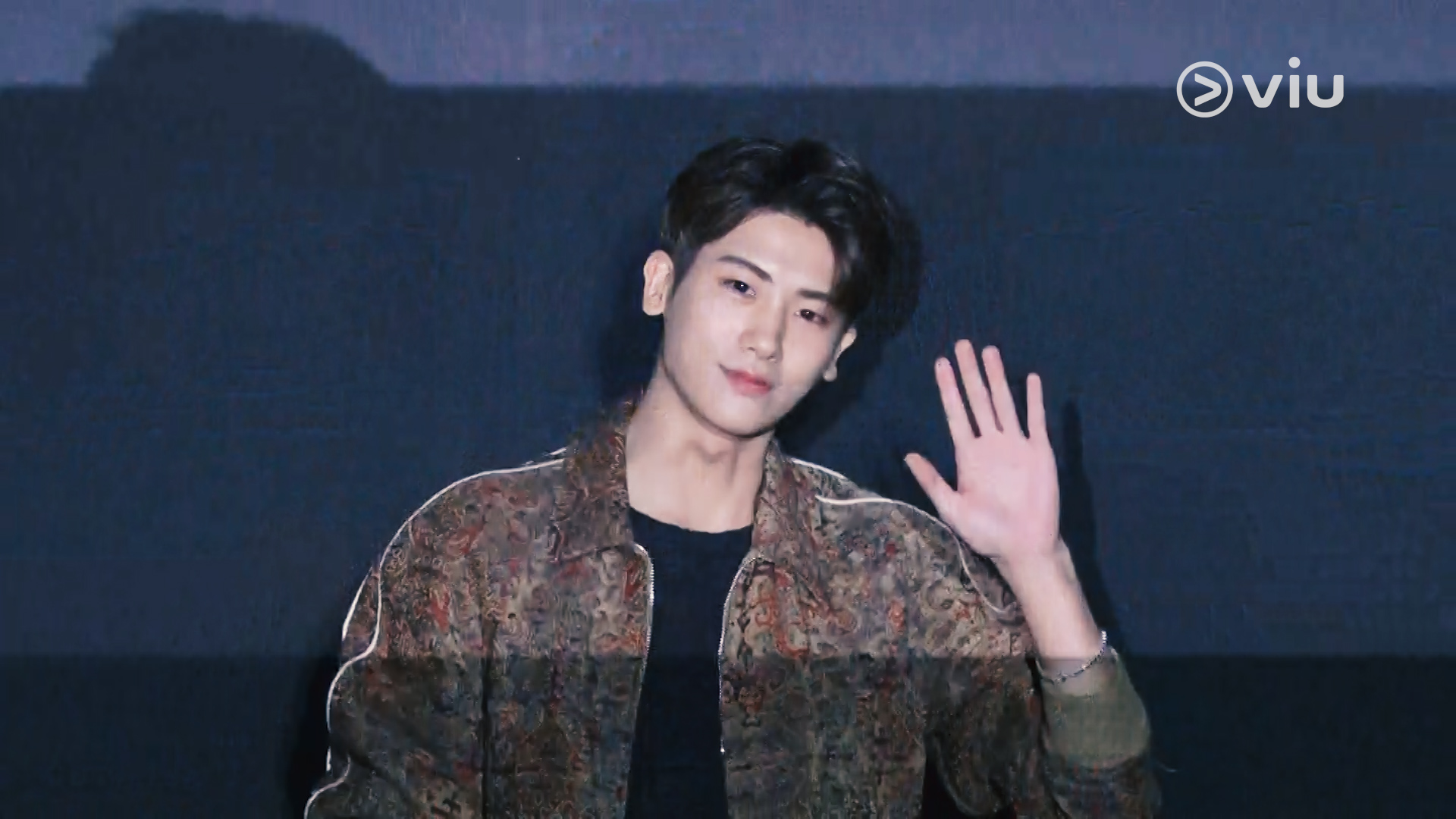 【韓星穿搭】朴炯植帶頭示範　低調All Black釋放十萬伏特