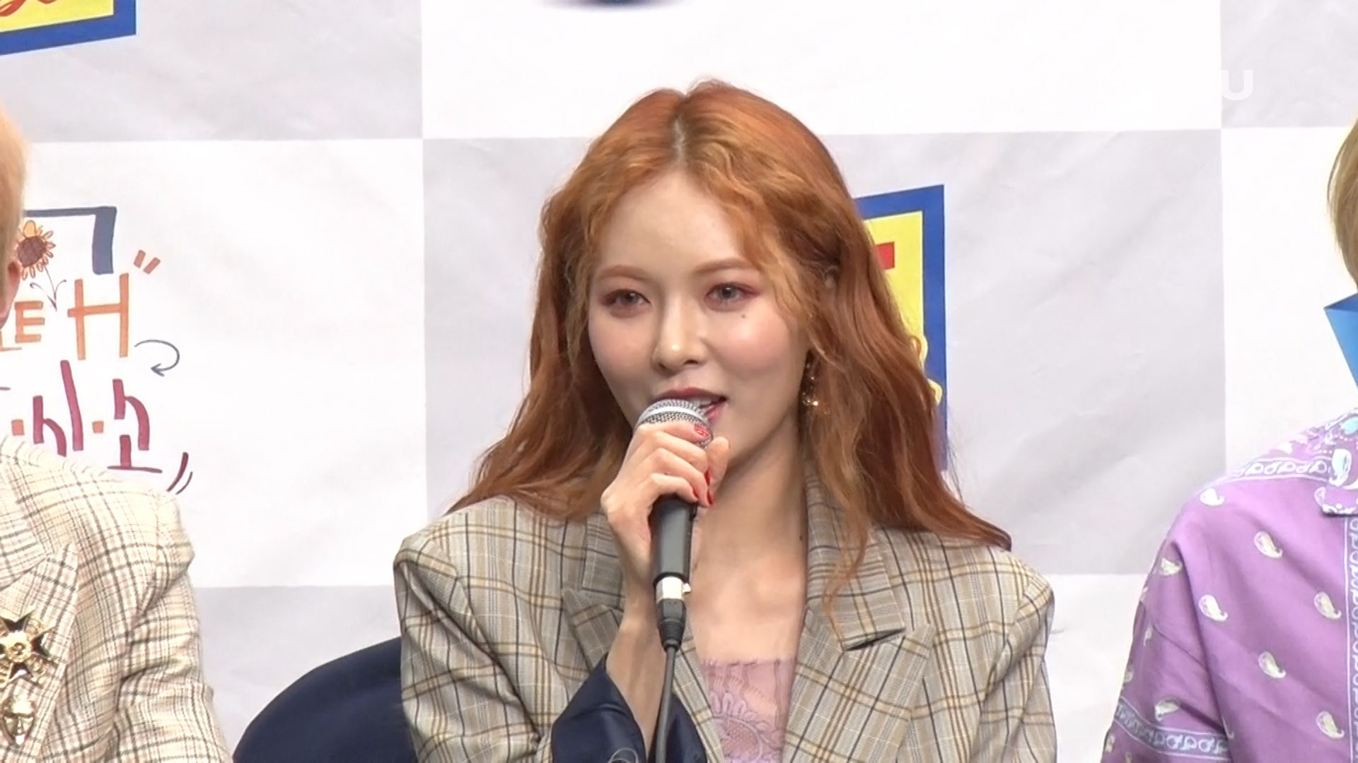 泫雅性感睡衣風誘惑 攜師弟宣傳Triple H新碟