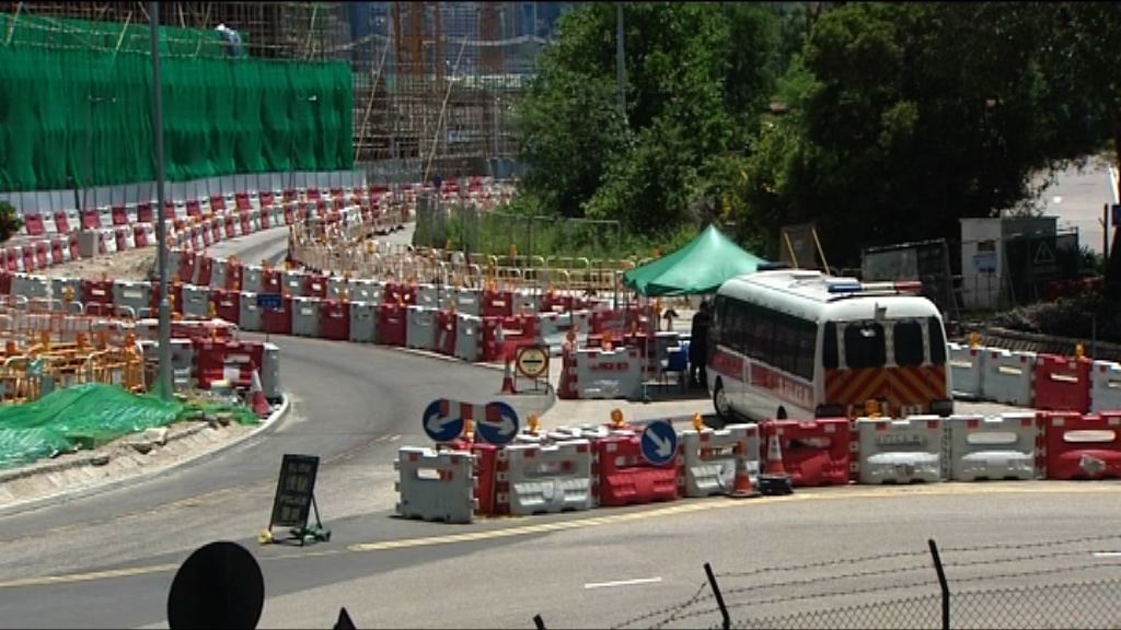 習近平明訪港　警方駐守西九車輛不得進入