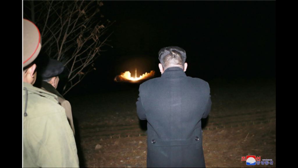 北韓發相片顯示金正恩視察導彈發射過程