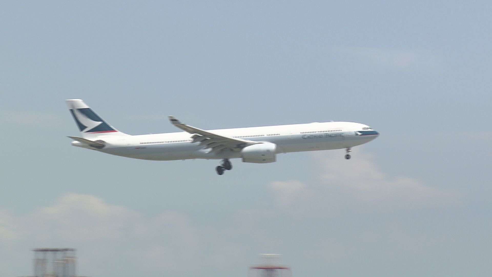 【颱風吹襲影響】國泰9月載客量跌1%