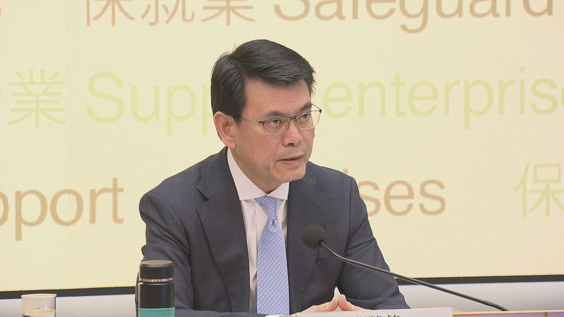 【政府資助】邱騰華：下周一接受口罩生產計劃資助申請