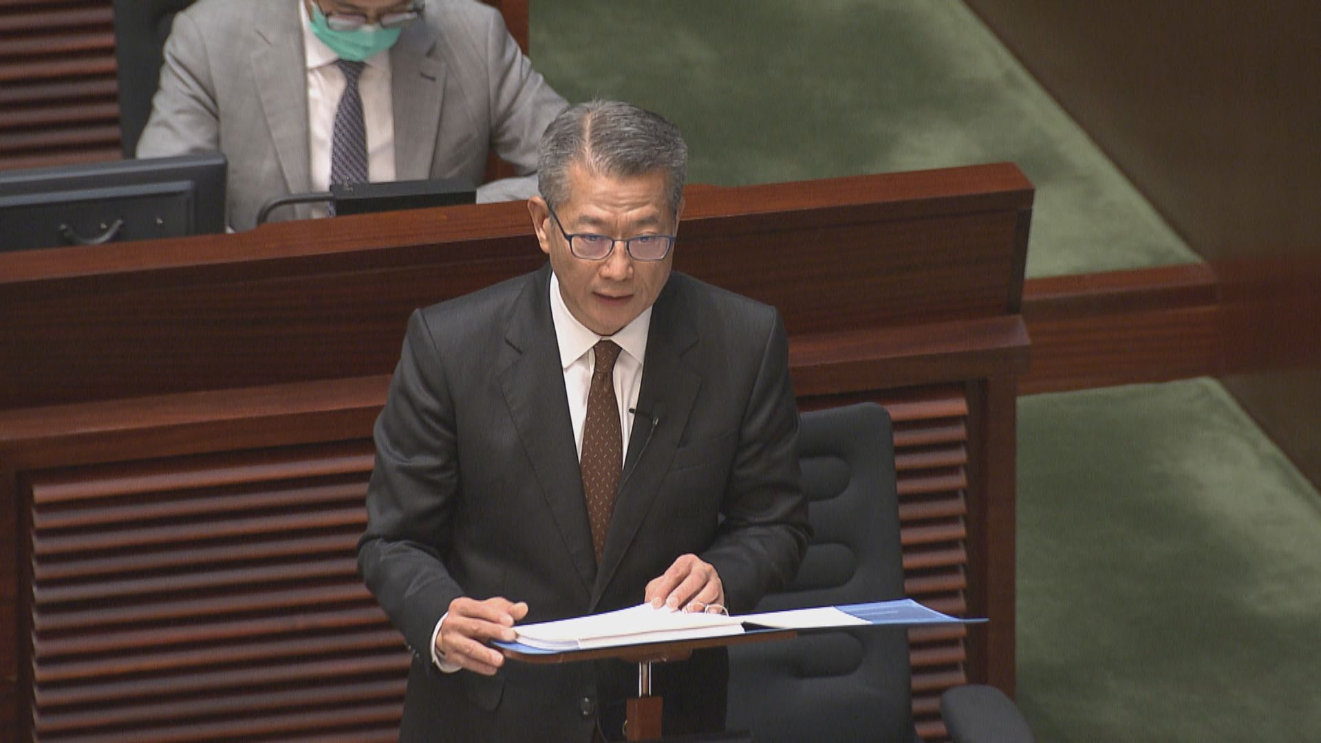 【財政預算案】陳茂波：儲備減少 需開拓新收入來源