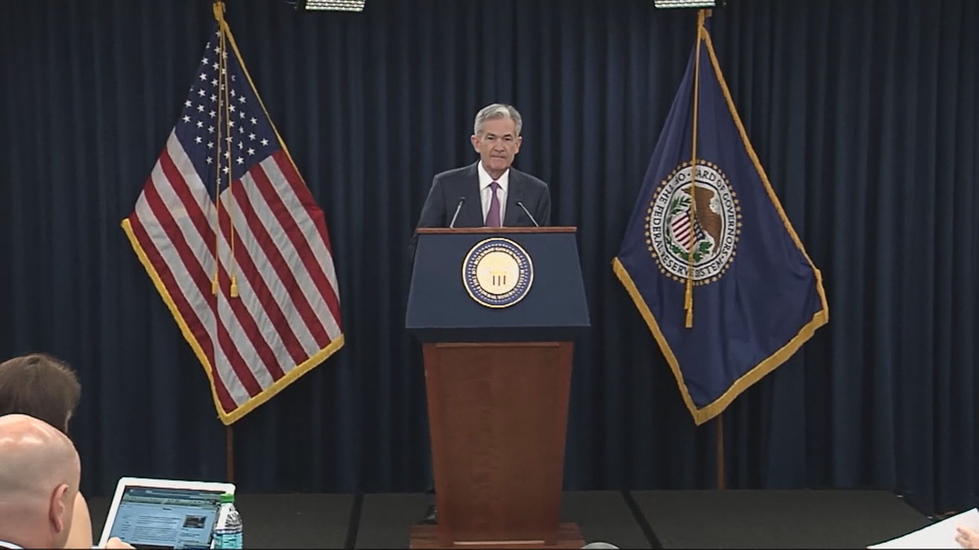 拜登:刻意不跟鮑威爾交談