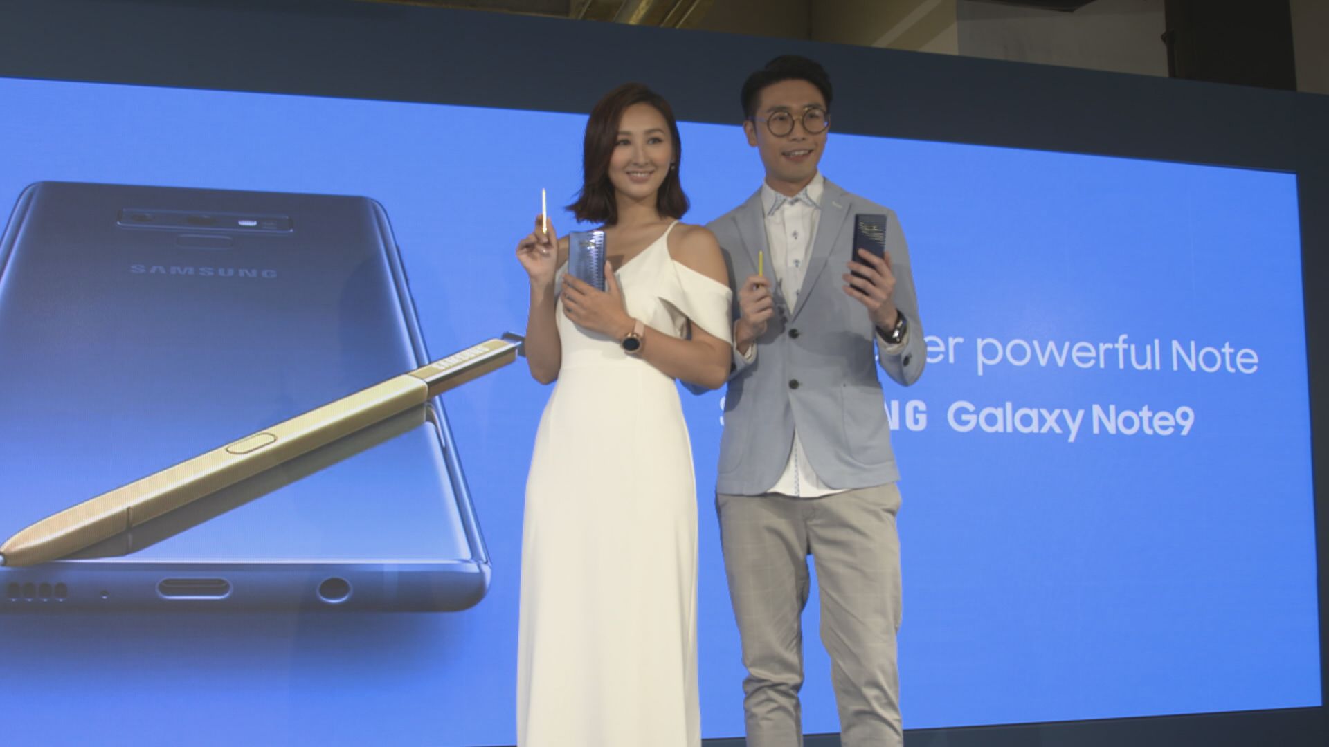 智能手機大混戰　三星推出旗艦新機