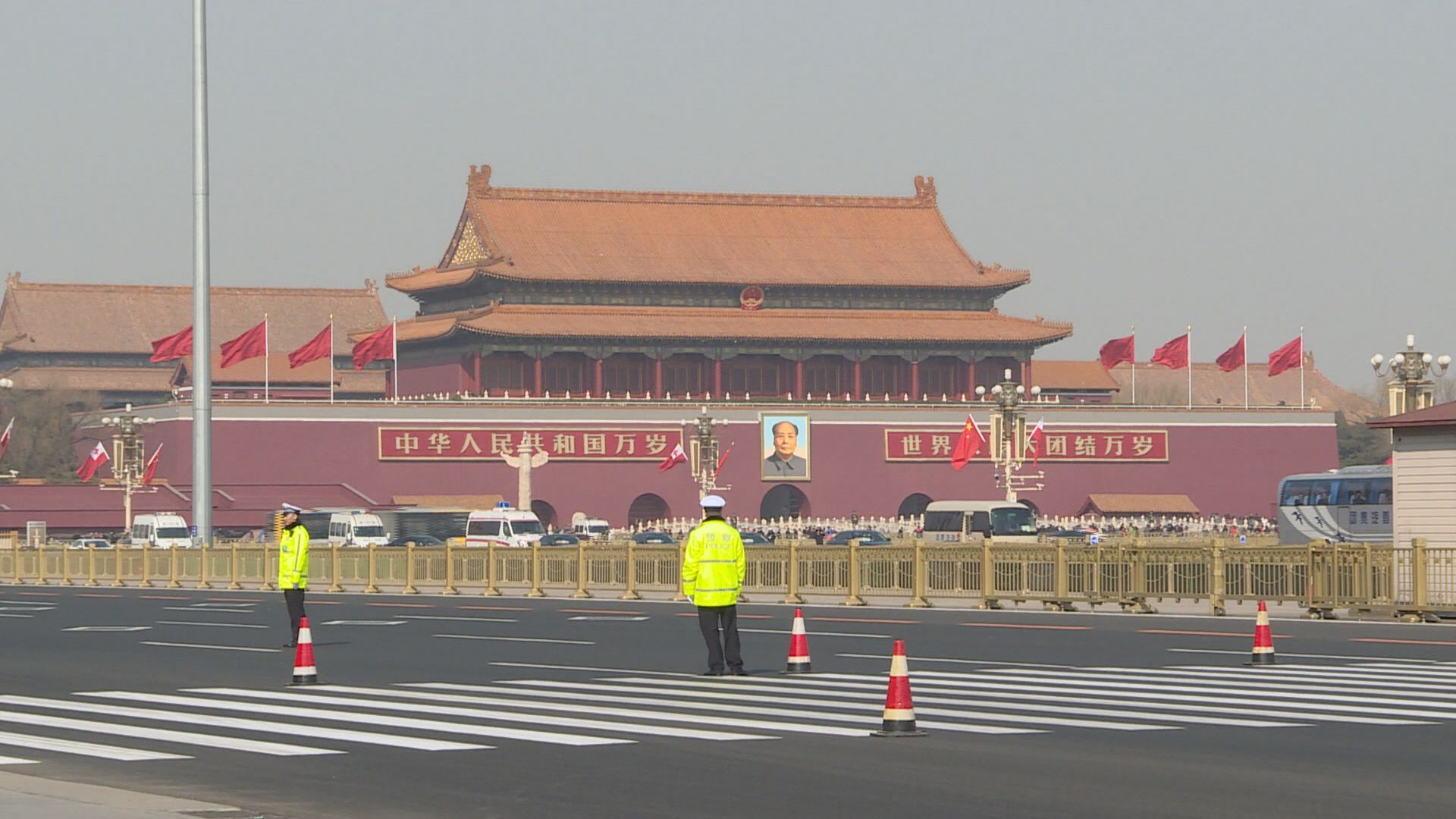 【深化改革】內地明年續實施積極財策及穩健幣策