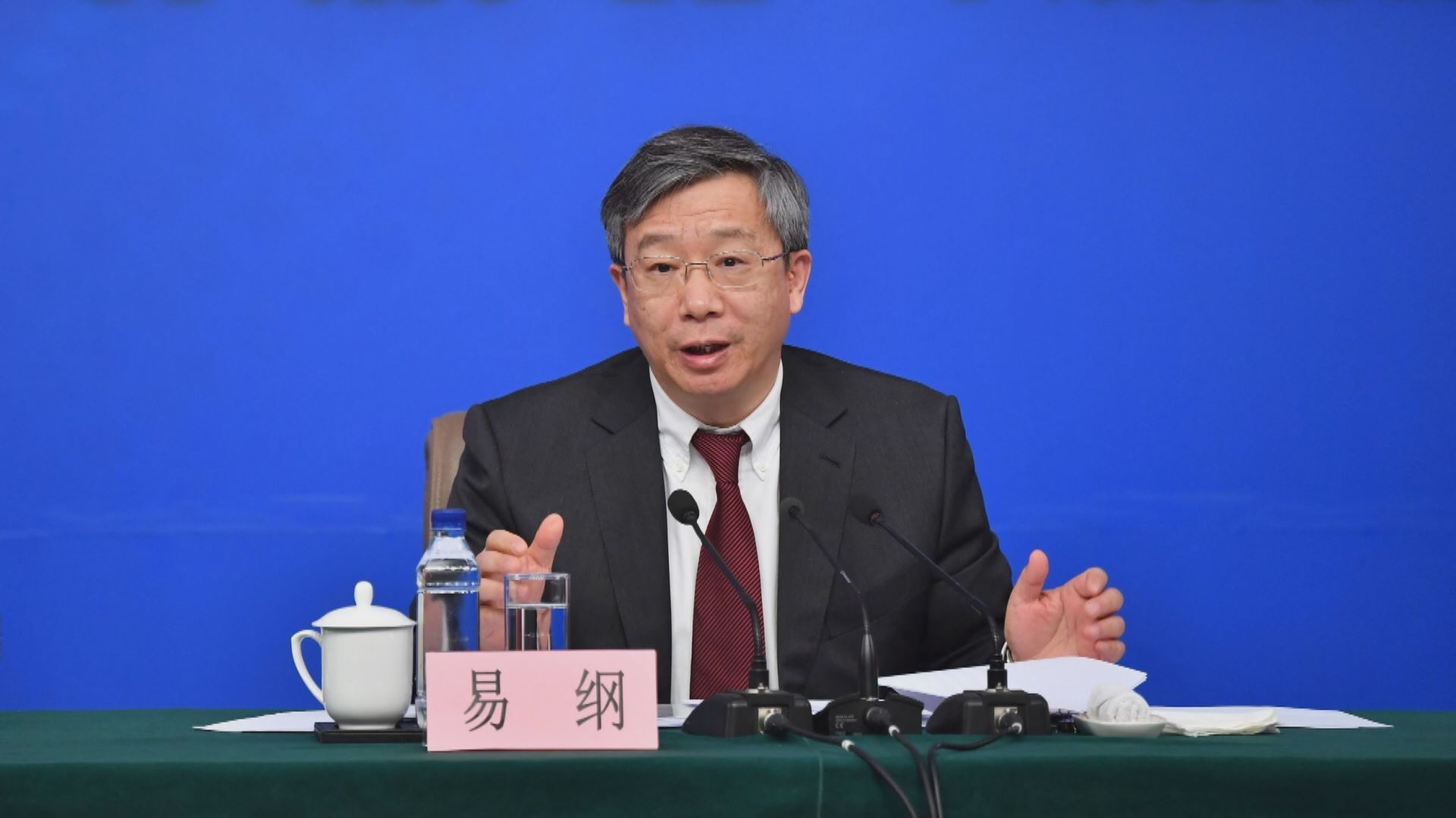 人行行長易綱料今年內地經濟增長約2%
