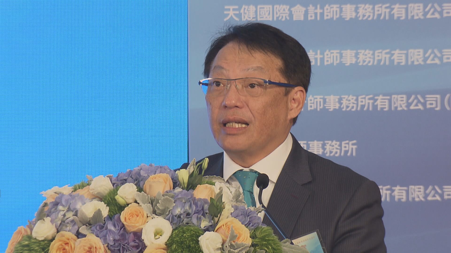 【檢查底稿】會計界人士：太早判斷可否紓緩退市風險