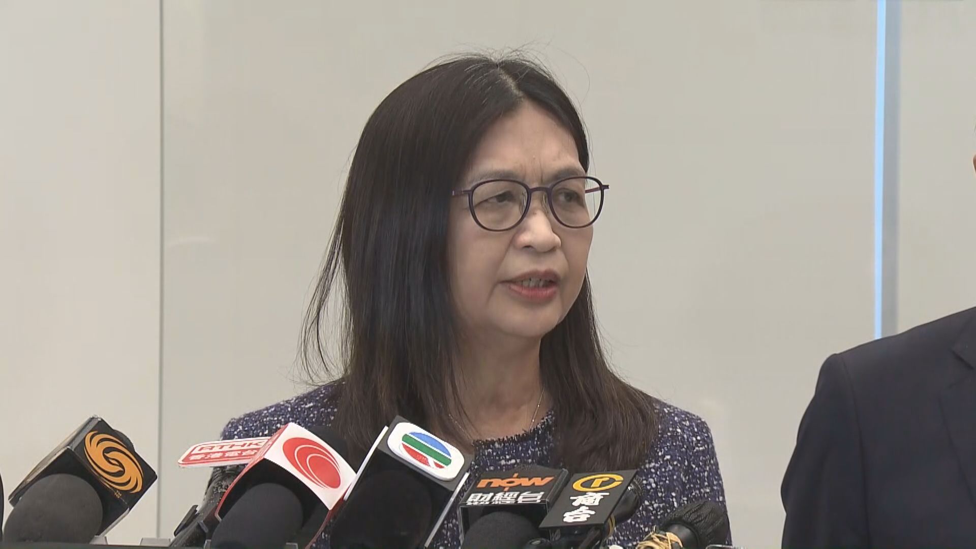 【UBS收購CS】梁鳳儀:港流動性充裕 瑞信危機影響微