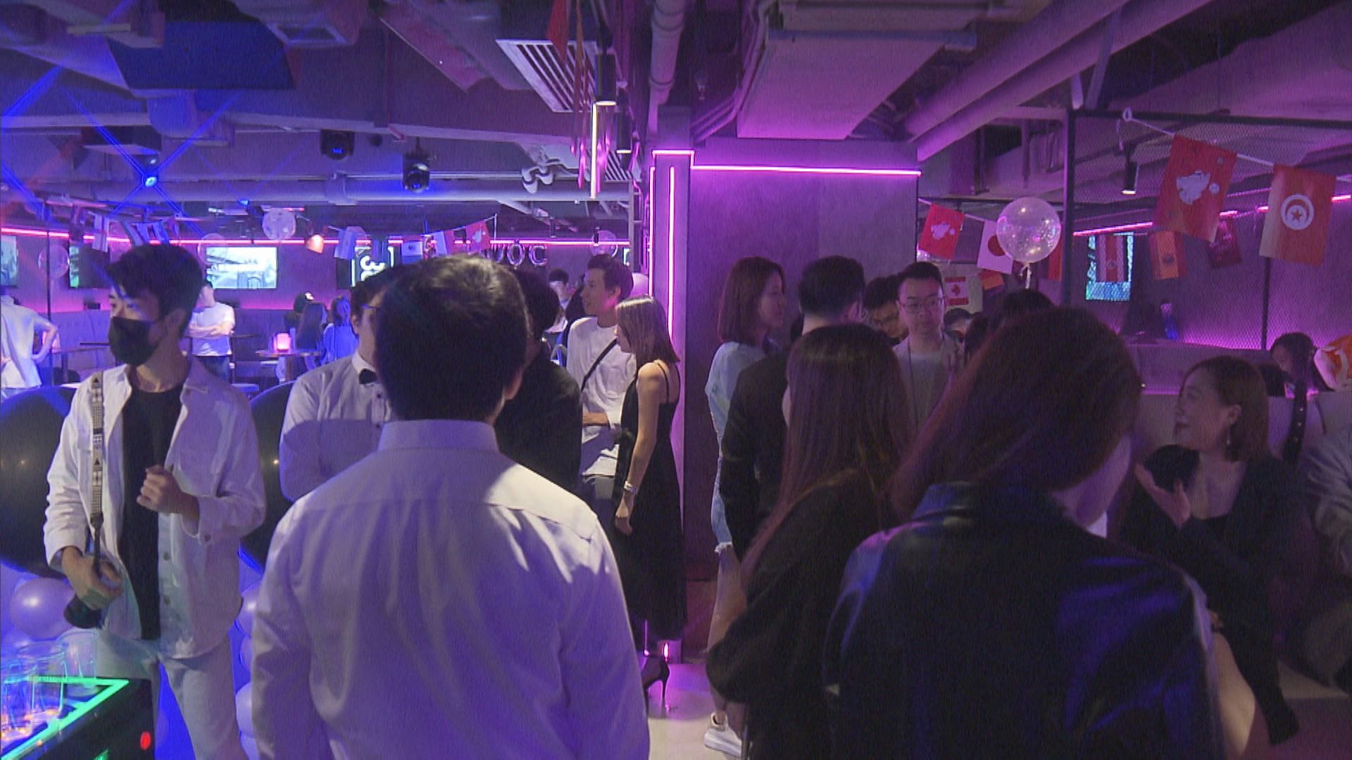 【世界盃開波】商場搞直播谷消費  食正黃金時段酒吧料生意「踢高」30%