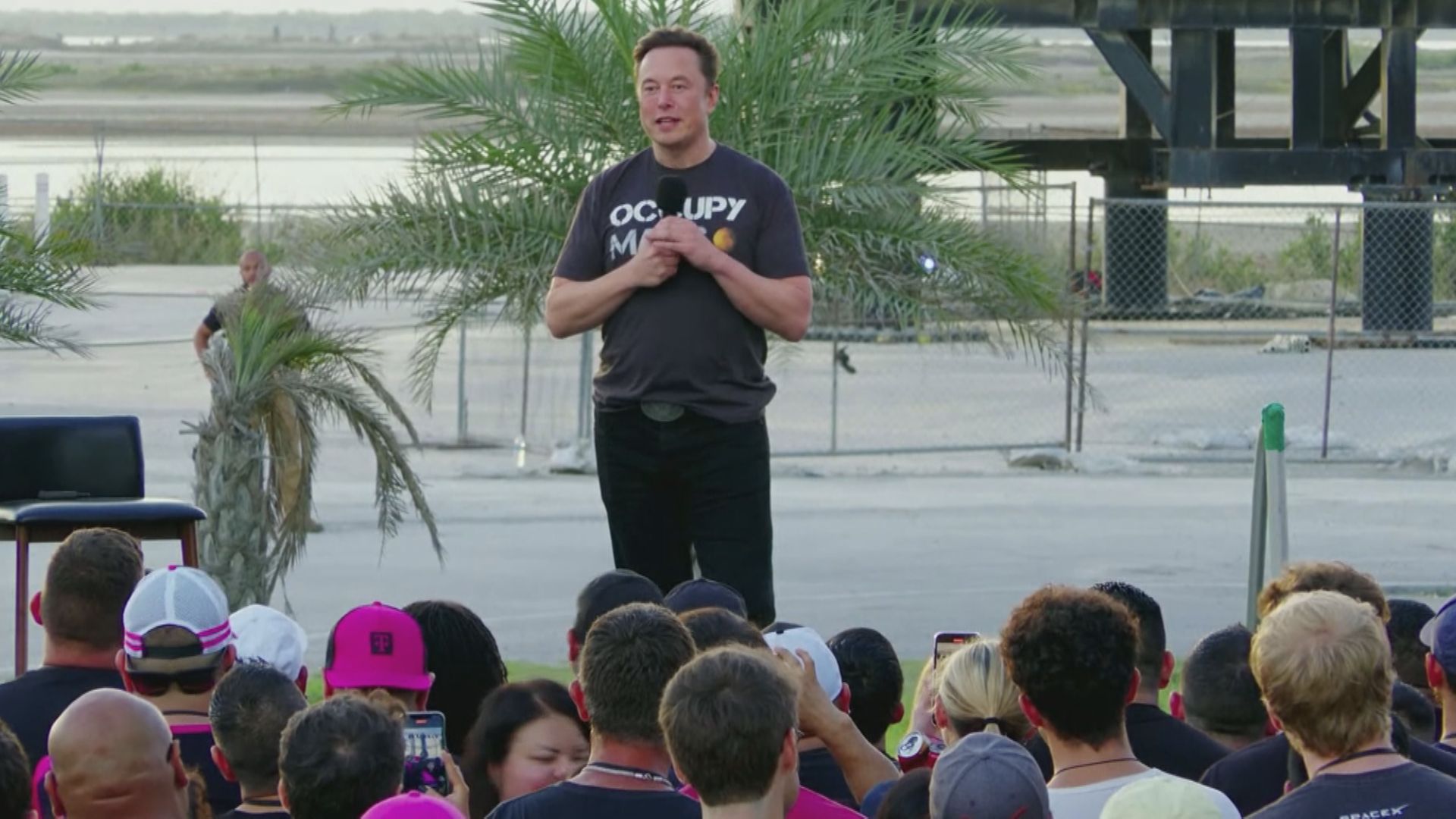 【股權披露】馬斯克減持Tesla套現近40億美元