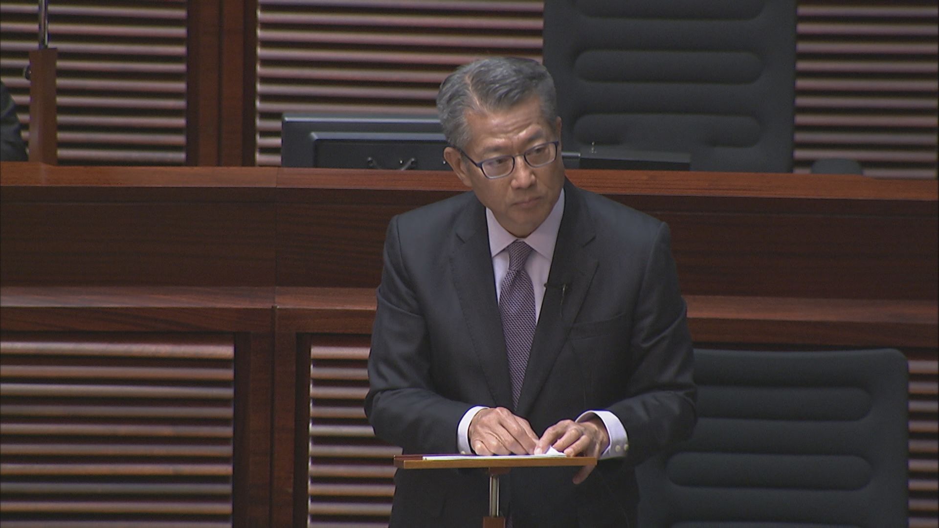 【經濟收縮】陳茂波料今年本港經濟收縮4%至7%