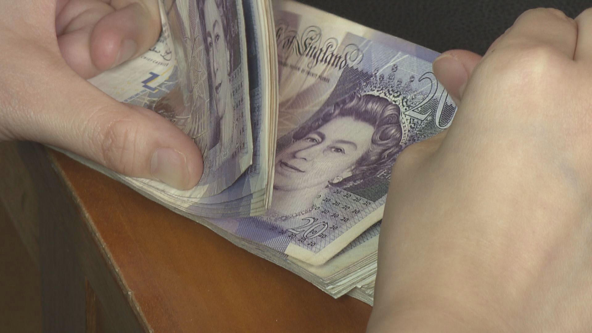 【英國大選】執政保守黨已取得國會過半數議席 鎊匯見19個月高位