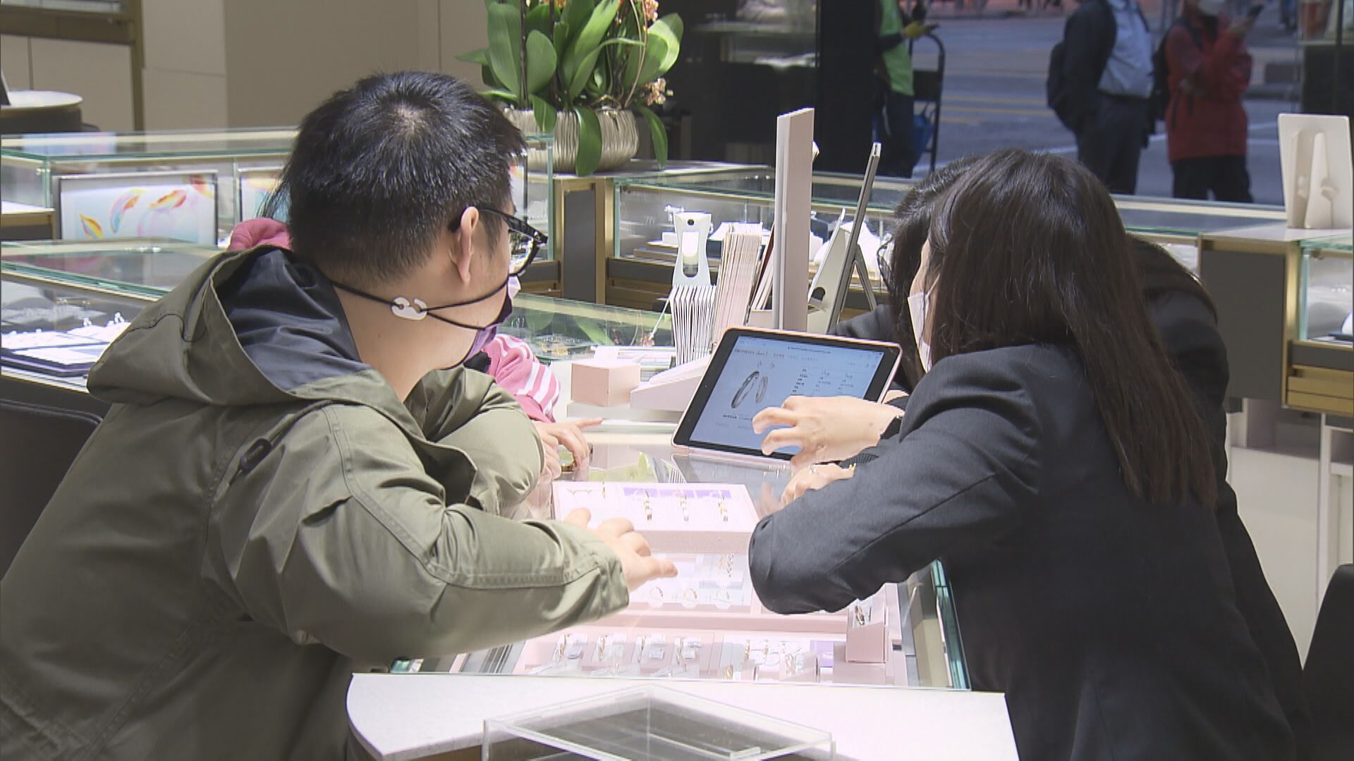 【疫情衝擊】本港去年零售銷售跌0.9%