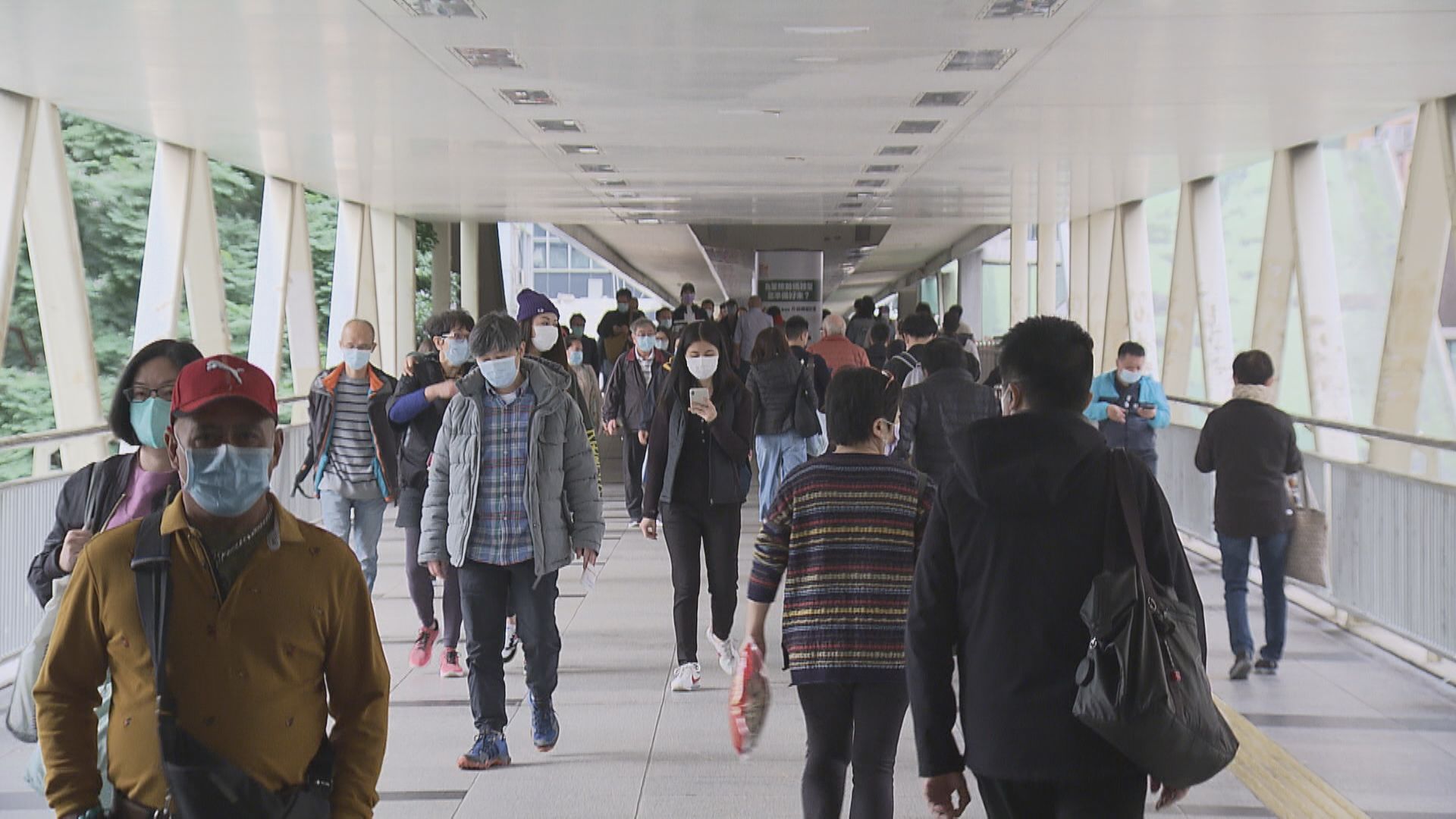 經濟師憂疫情、「收水」礙港經濟復甦