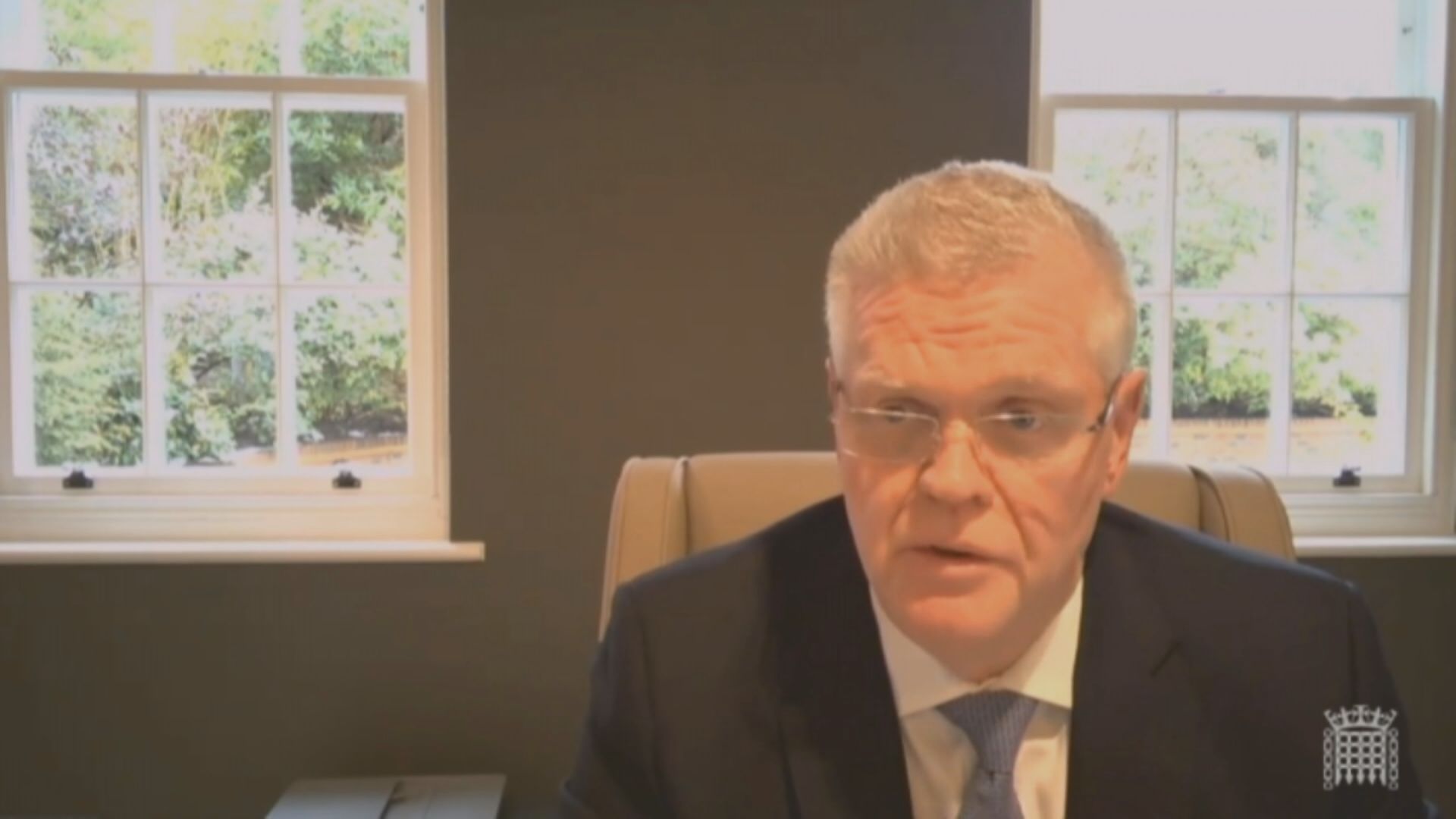 滙控CEO:凍結許智峯戶口冇政治考慮