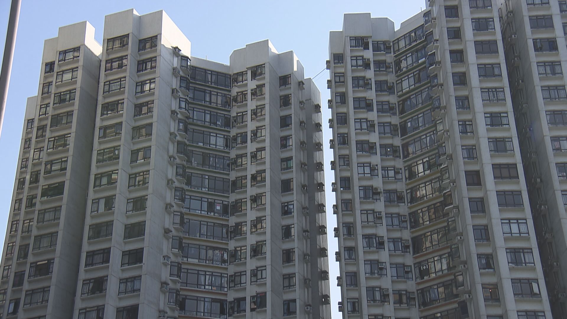 【防疫辣招+加息】卓百德:樓價全年最多跌6% 移民潮持續