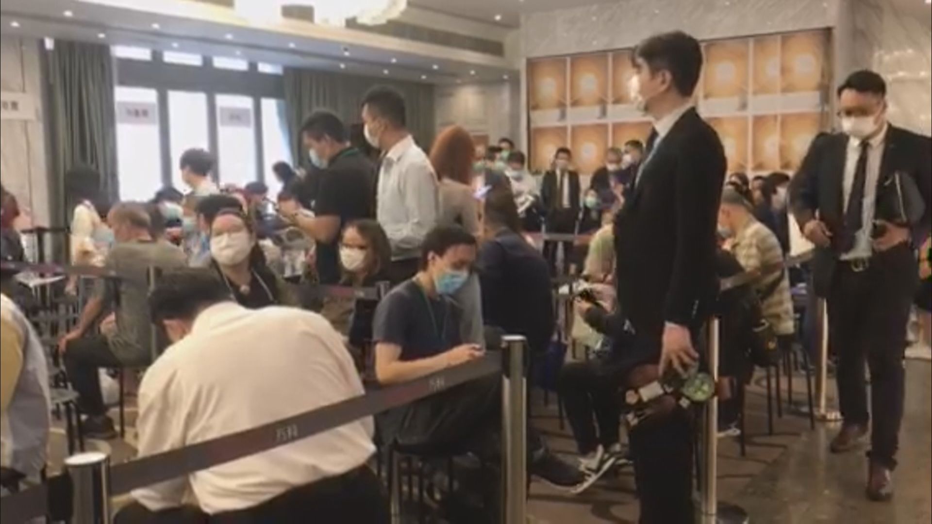 THE CAMPTON半日售約70%可發售單位