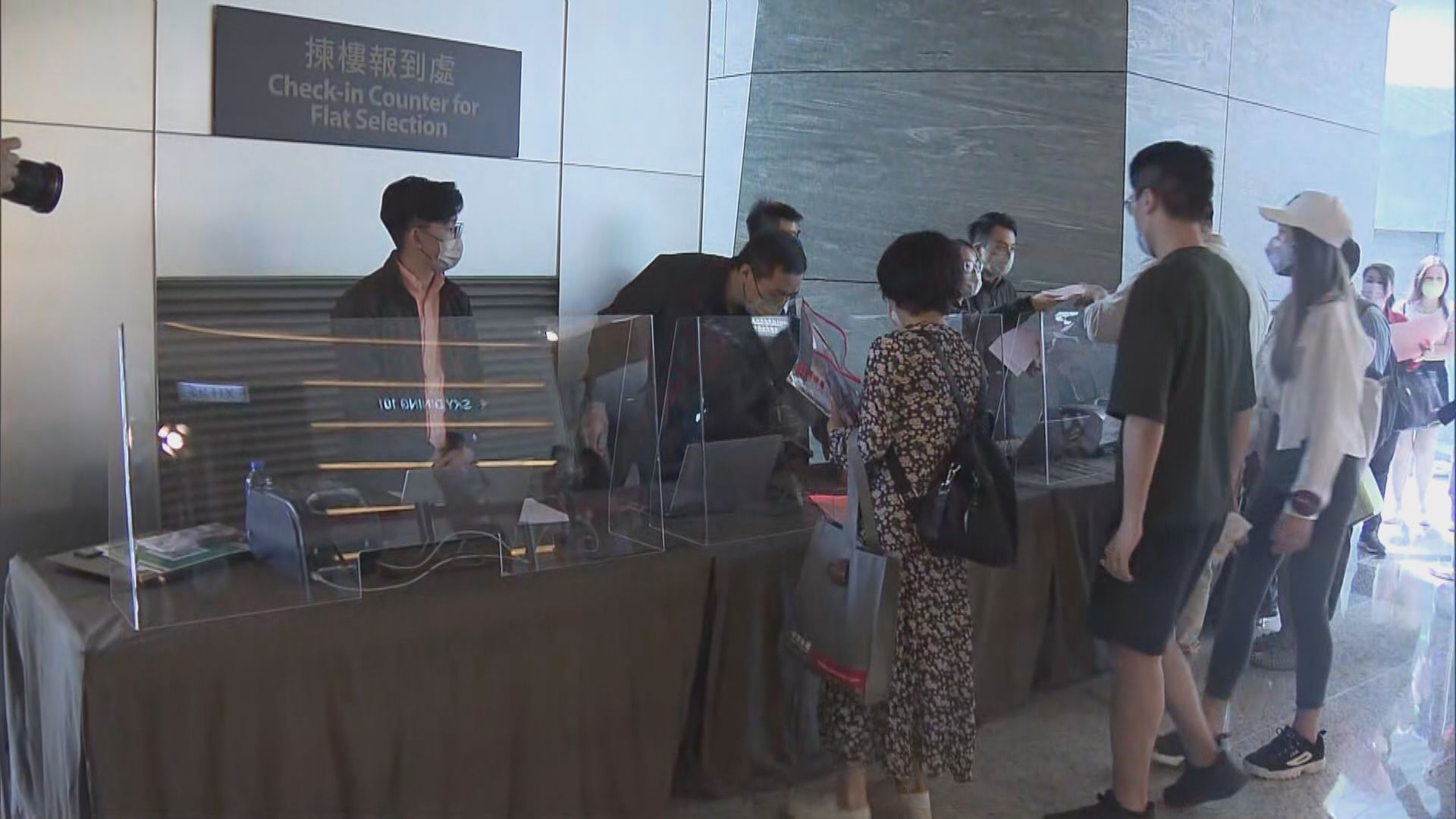 黃竹坑站晉環提價6%加推80伙  暫收逾2500票