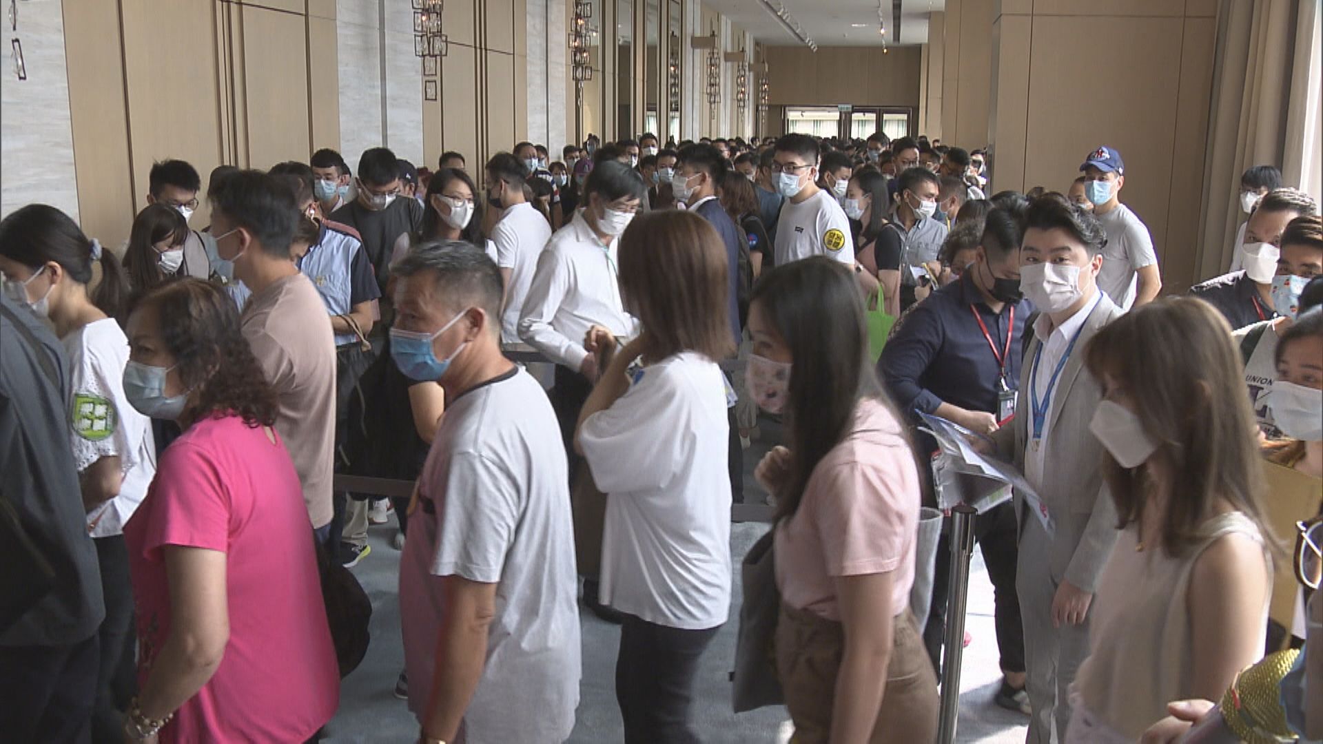 一手周末買賣約320宗 曼翹幾近沽清