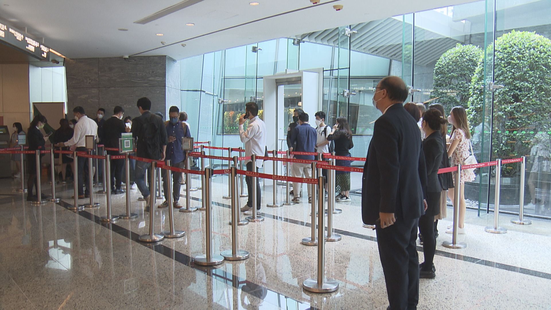 【周末樓市】一手開約210張單  十大屋苑一半「食白果」