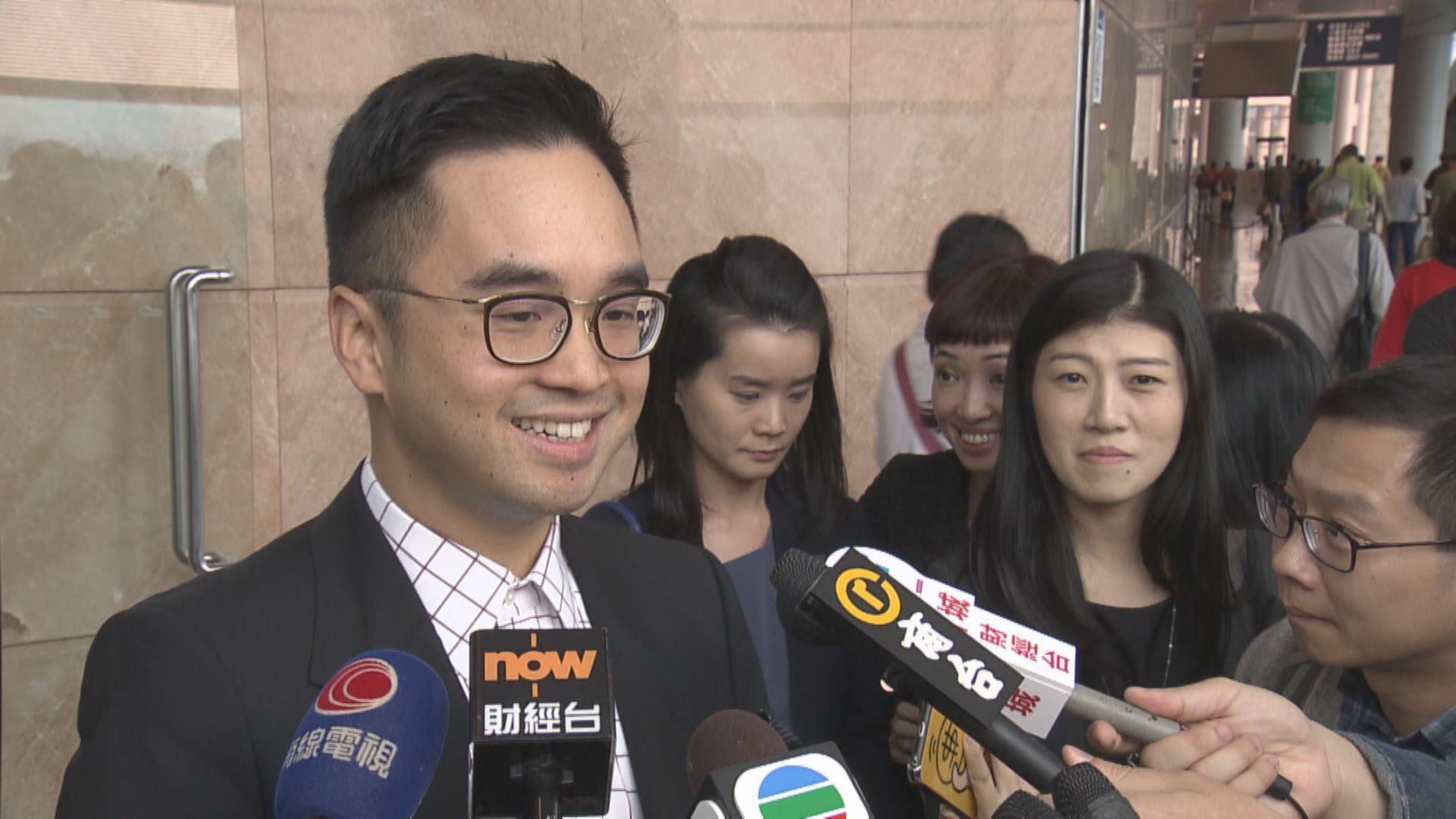 鄭志剛料零售下半年錄雙位數升幅