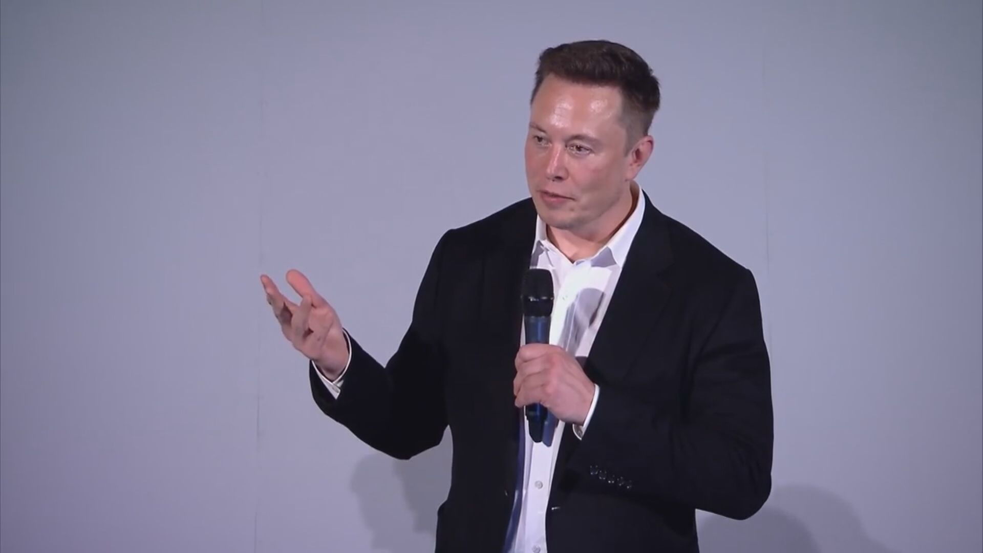 馬斯克批評Apple搞「圍牆花園」