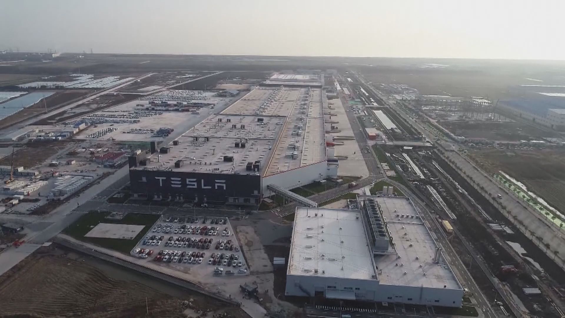 【上海封城】A股捱沽  傳Tesla廠房停產4日