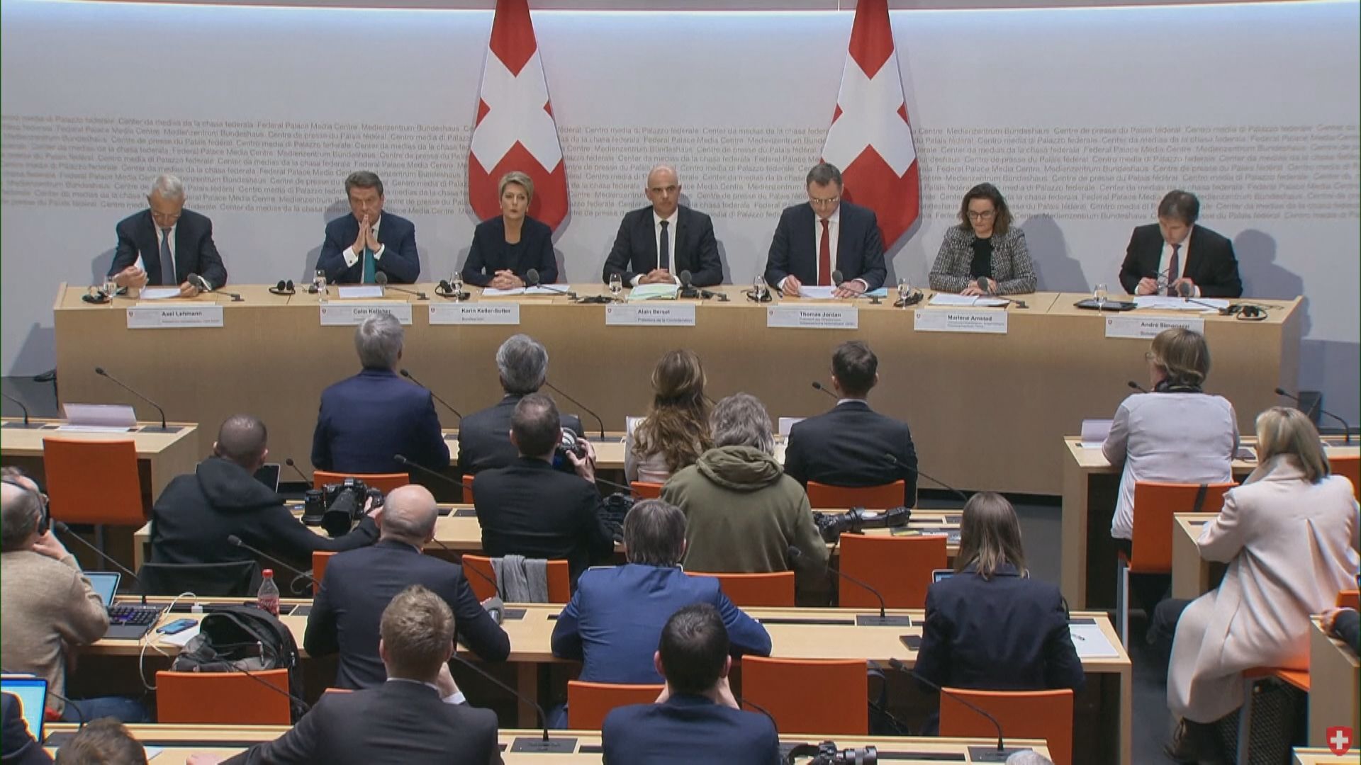 【UBS收購CS】瑞銀30億瑞郎買起瑞信 債券全變廢紙 照派花紅加薪