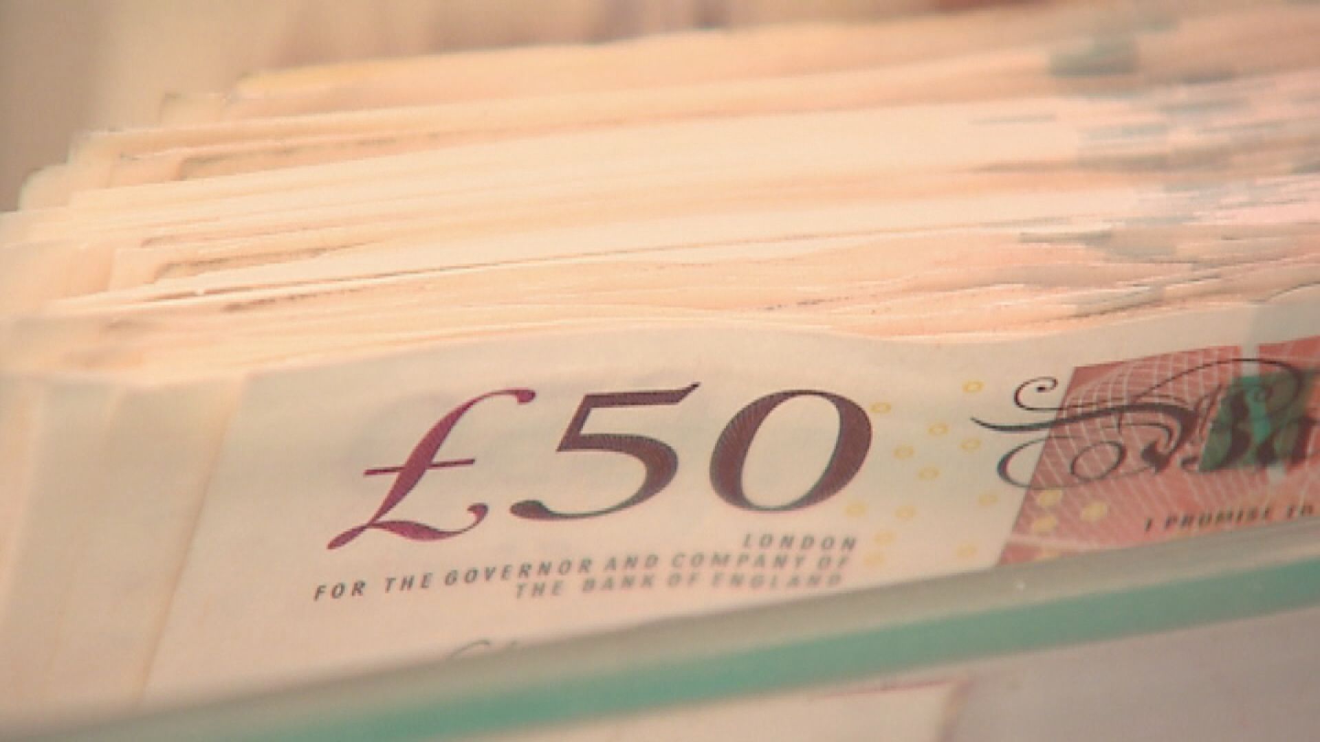 【英倫變天】憂通脹進一步打殘經濟  英鎊隨時「彈散」