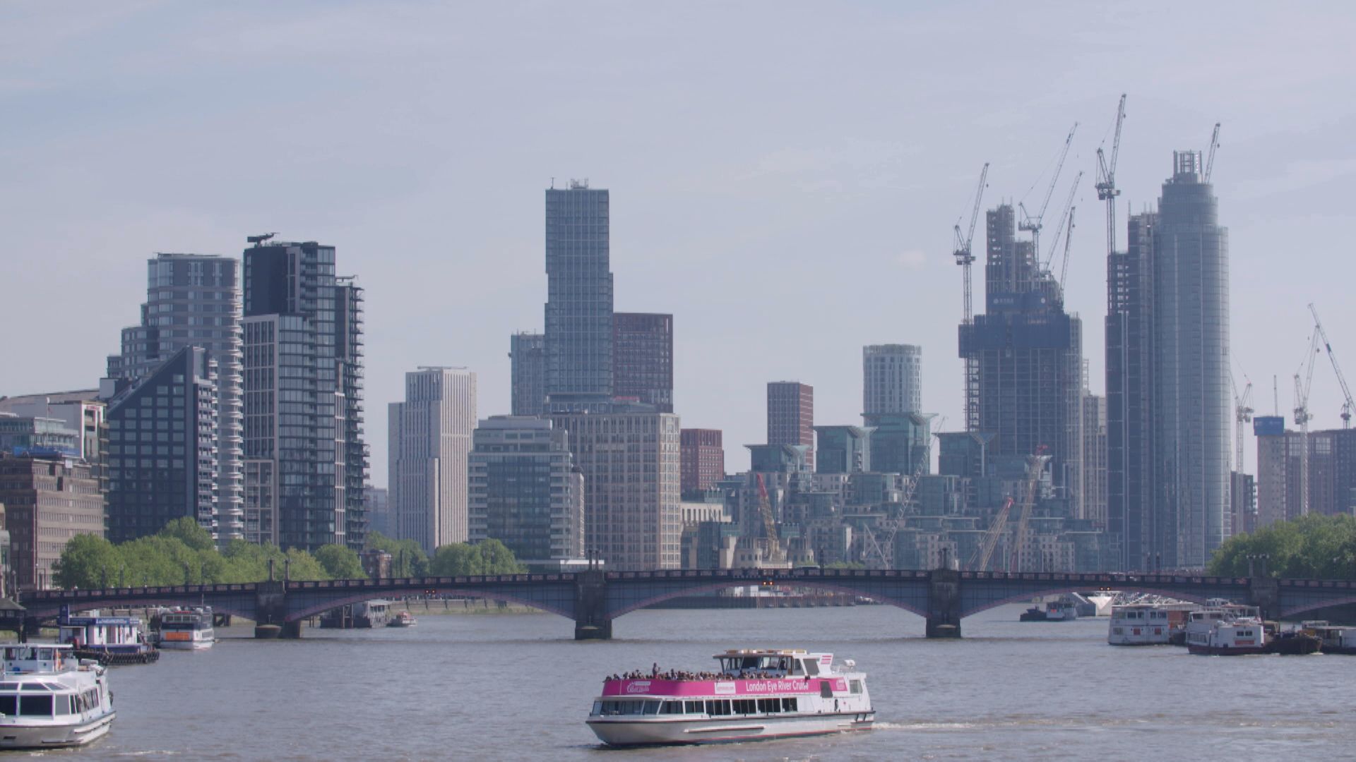 【政策拖累】惠譽降英國評級展望至「負面」