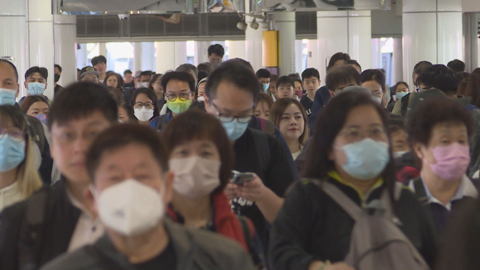 入境處：五一勞動節假期期間約有461萬人次出入境