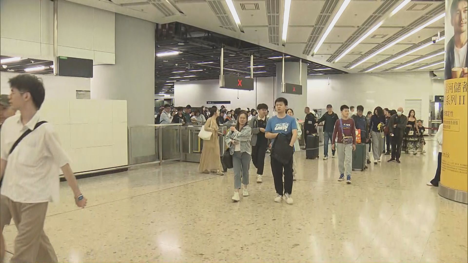 內地五一黃金周開始　有旅客計劃到旺角及迪士尼打卡