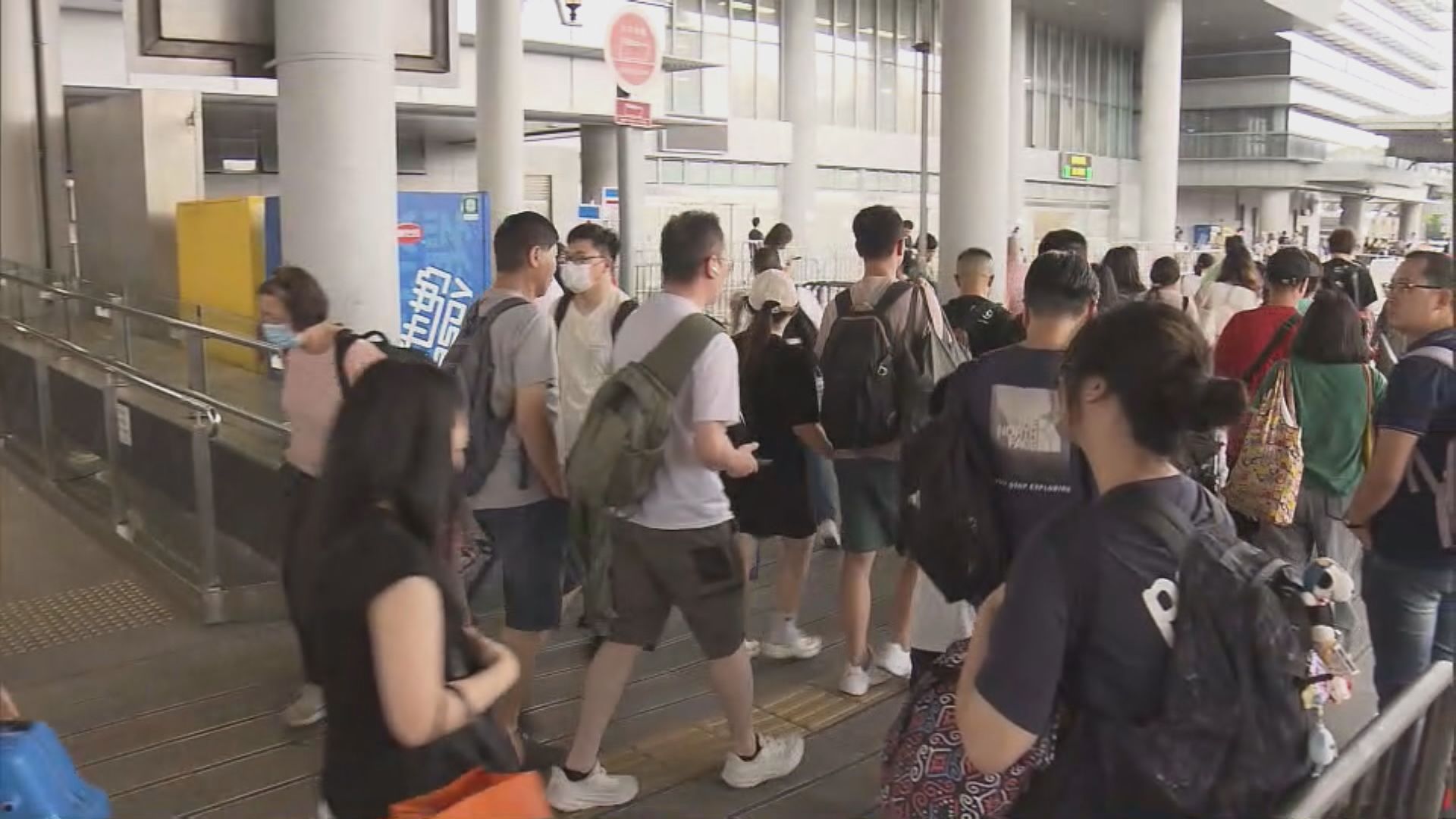 五一黃金周最後一日　截至下午4時近52萬人次出入境