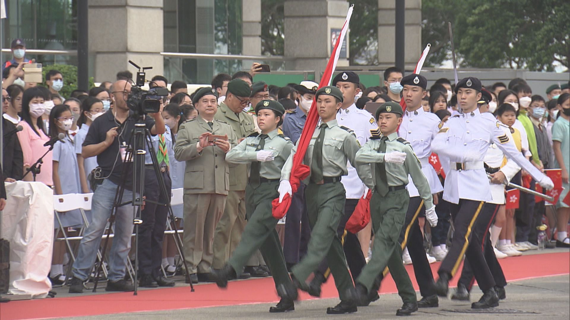 五四運動104周年　有團體在金紫荊廣場舉行升旗儀式
