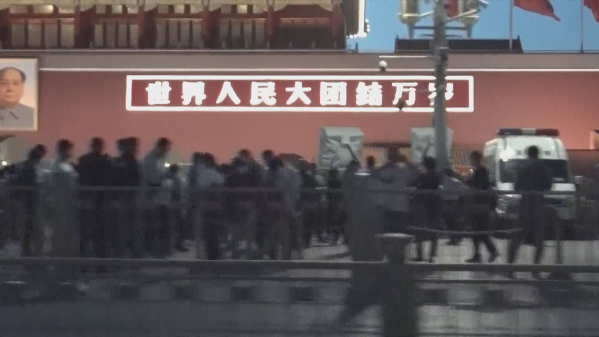 六四前夕北京市面平靜　天安門有警車戒備