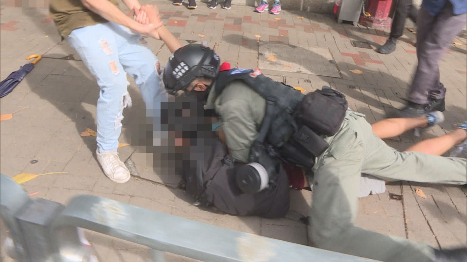 七一警員遇襲案　警再拘兩人涉非法集結及阻差辦公