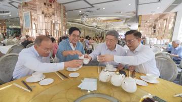 多名司局長酒樓喝茶及到商戶購物　享用七一優惠