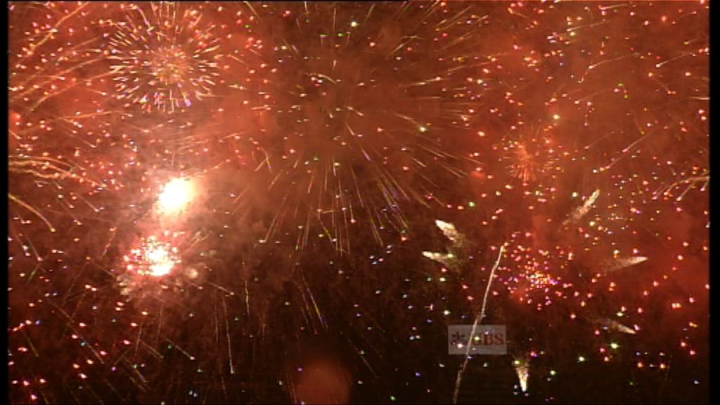 維港煙花匯演慶回歸　下雨影響市民心情