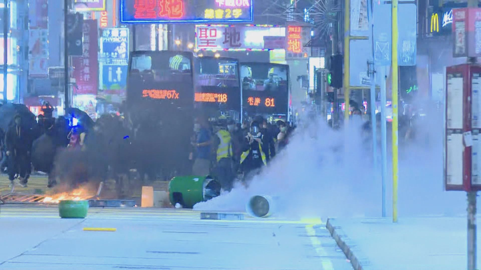 【831半周年】太子有人縱火堵路　警施放催淚彈驅散