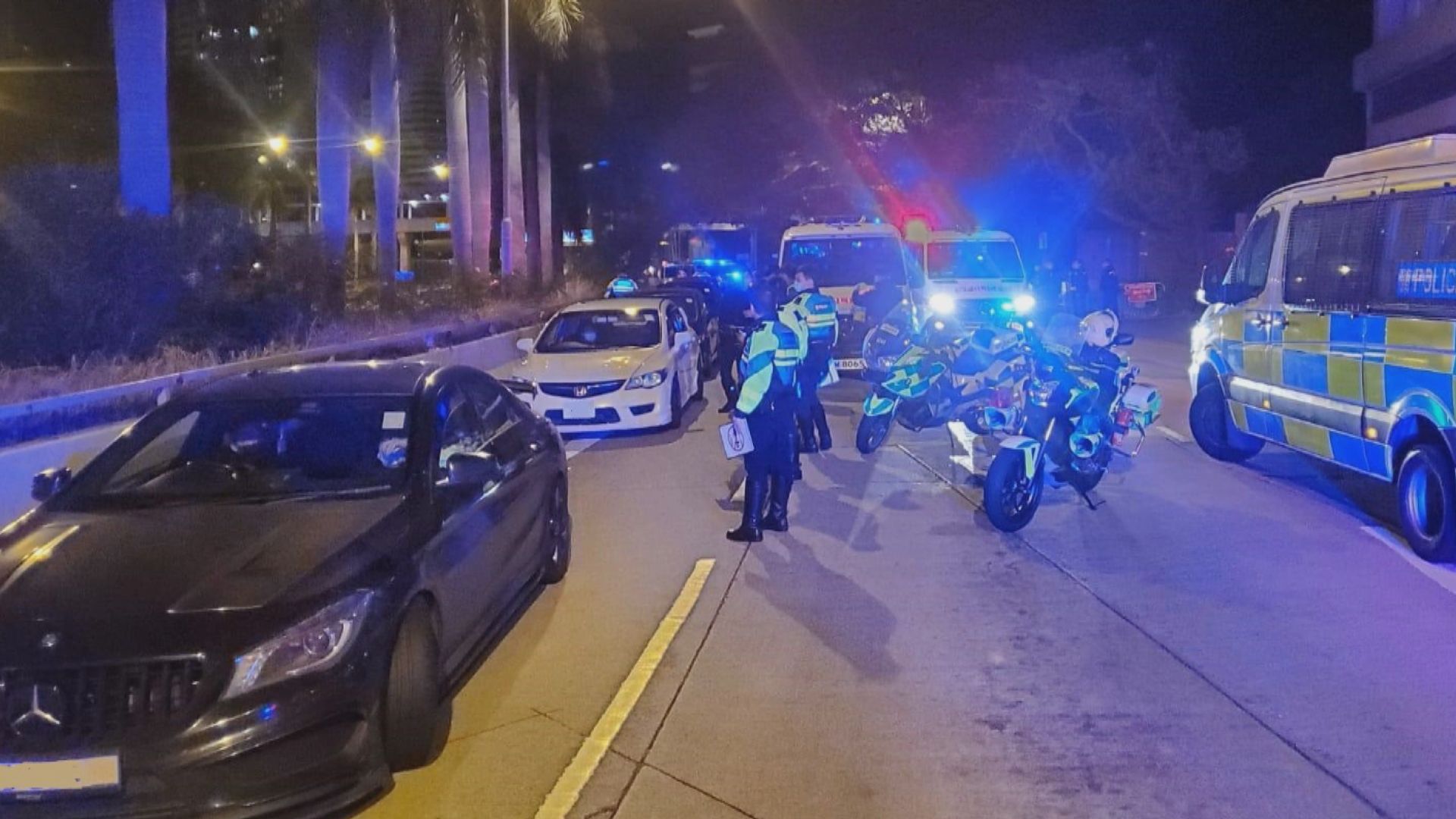 警方拘十七人涉非法賽車　其中兩人涉危險駕駛