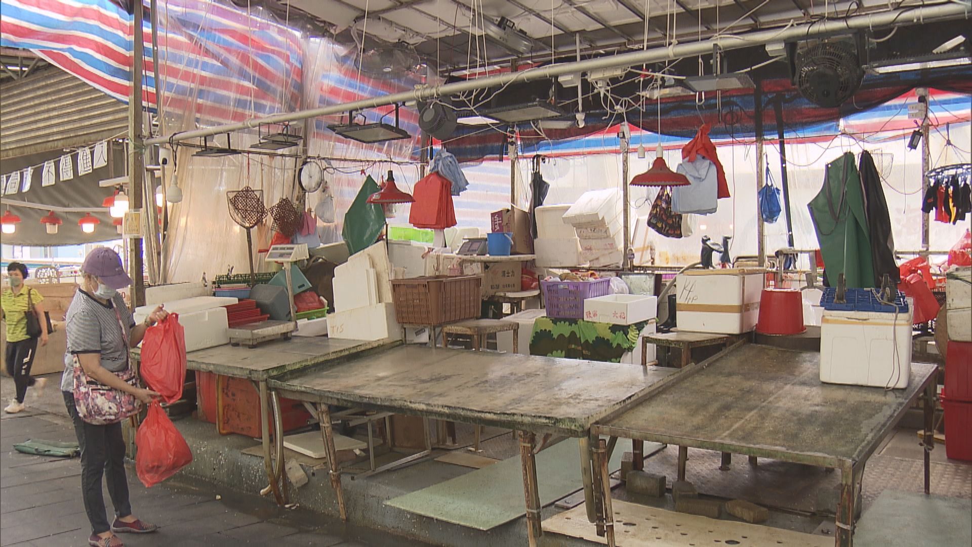 香港仔天光墟魚檔被控無牌經營 市民憂損文化特色