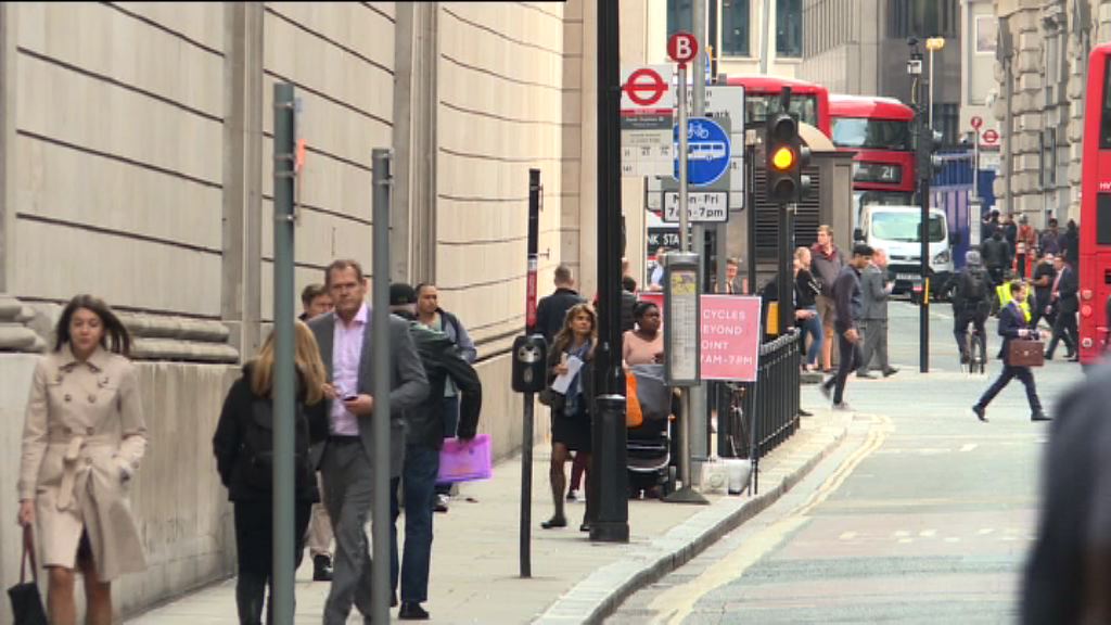 英國疑藉艾巴莫域治簽證向俄羅斯施壓