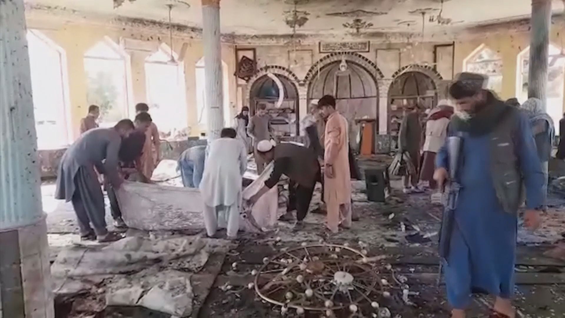 阿富汗昆都士清真寺發生炸彈襲擊　過百人死傷