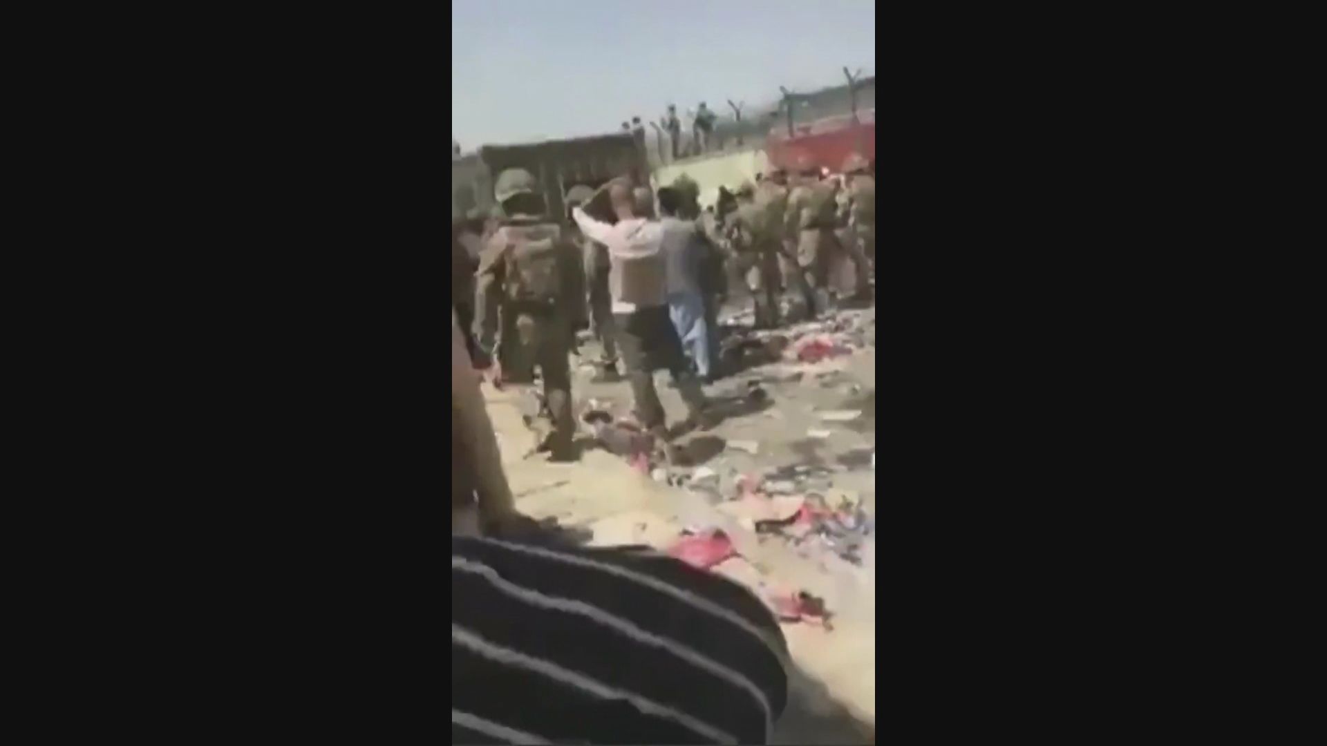 喀布爾機場外爆發槍戰最少一死三傷　塔利班警告西方切勿推遲撤軍