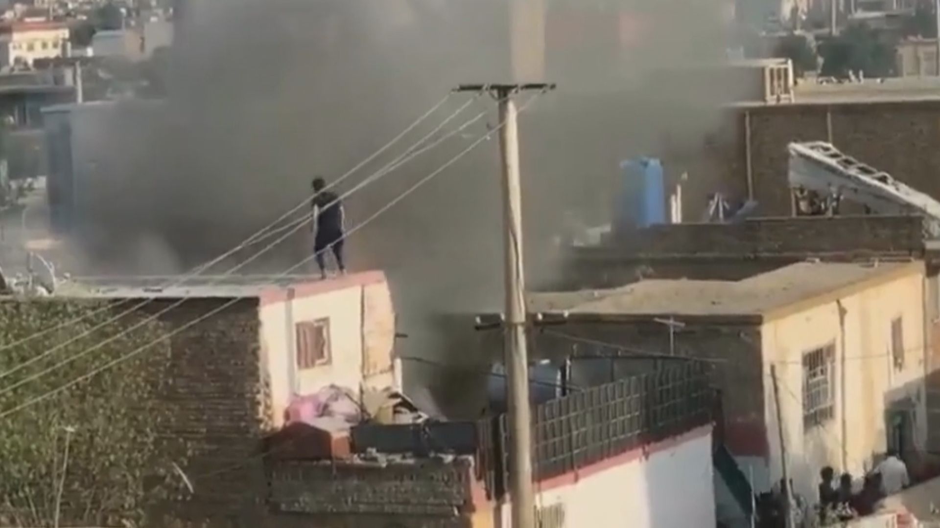 喀布爾機場據報遭火箭炮攻撃　被美軍攔截